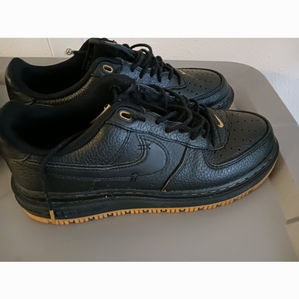 Men's sneakers